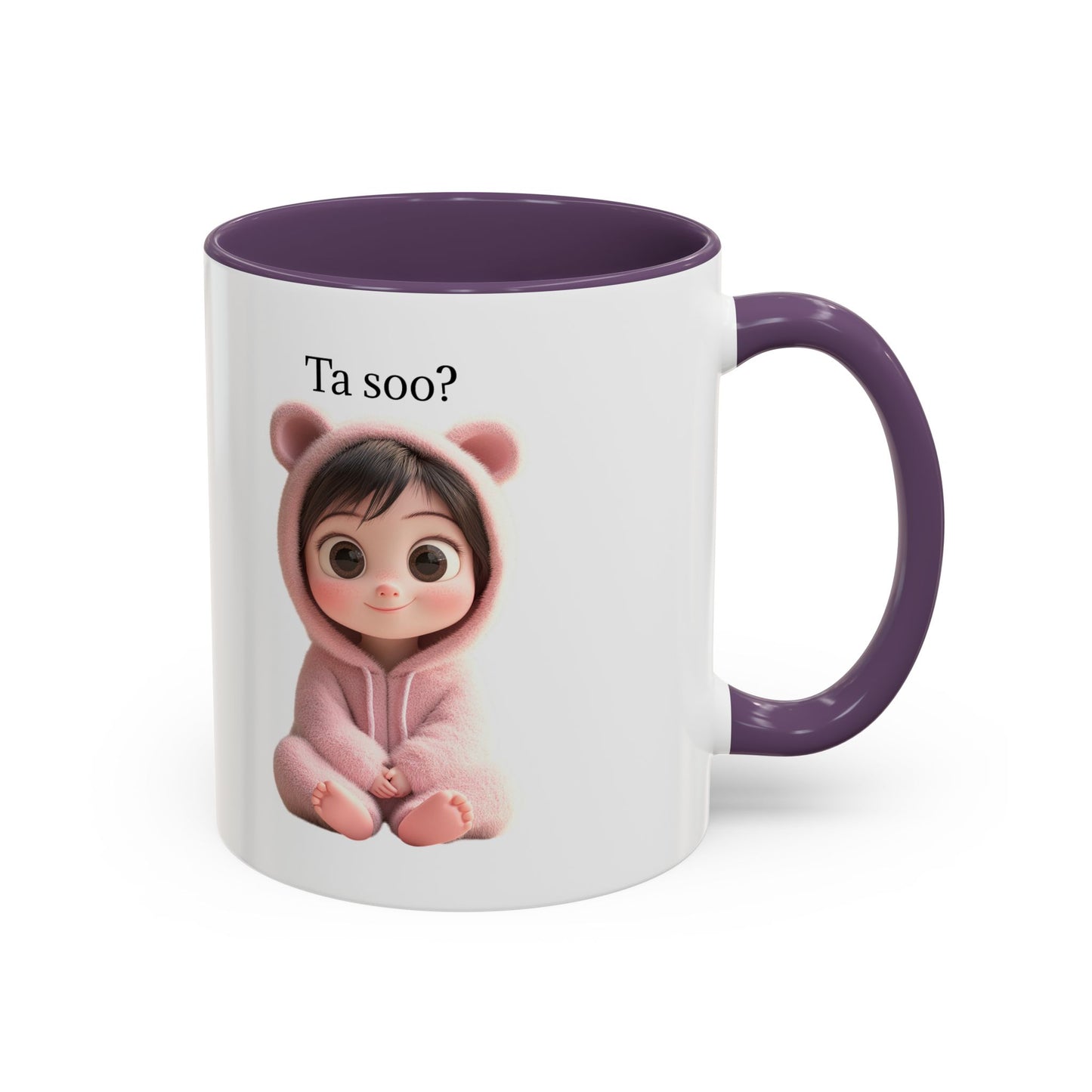 🧸 Roztomilý hrnek s dítětem v medvědím overalu – Sladký start každého dne