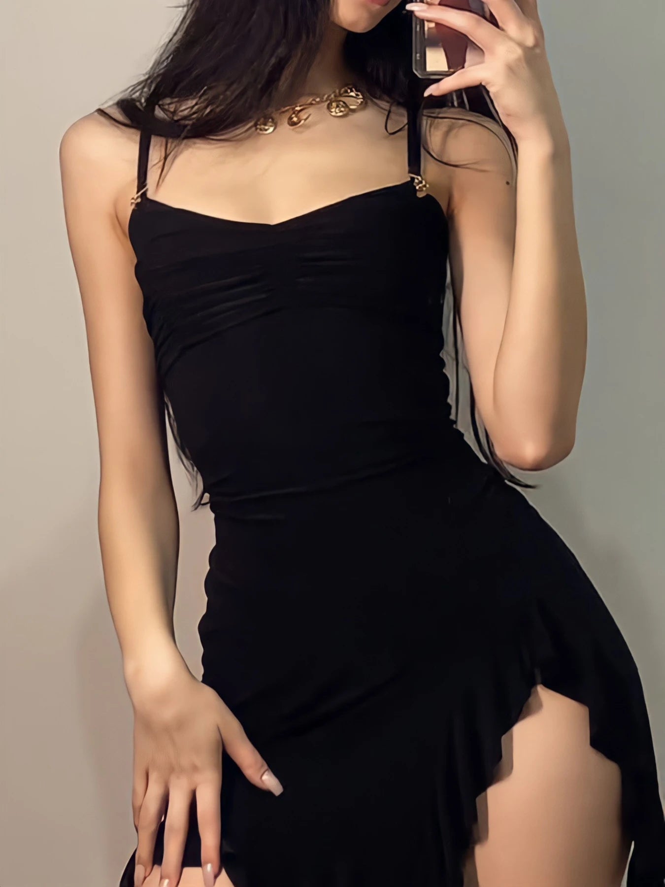 Summer New Women Dresses V-Neck Strap Knitted A-LINE Dresses Sexy Solid Sleeveless Slim Clubwear Party Elegant Lady Mini Dresses